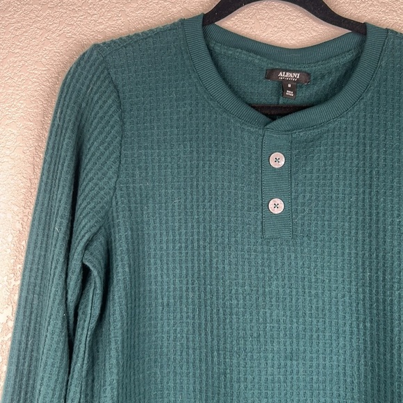 Alfani Hunter Green Thermal Knit Henley Long Sleeve Top Size Medium New with tag - Picture 2 of 5